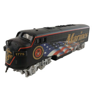 Hawthorne Village USMC Express Marines Locomotive Model Train Works Damaged